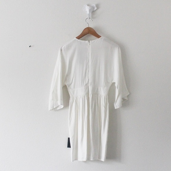 NWT LuLu’s White V Neck Flowy Wide Arm Dress L811 - Picture 7 of 7